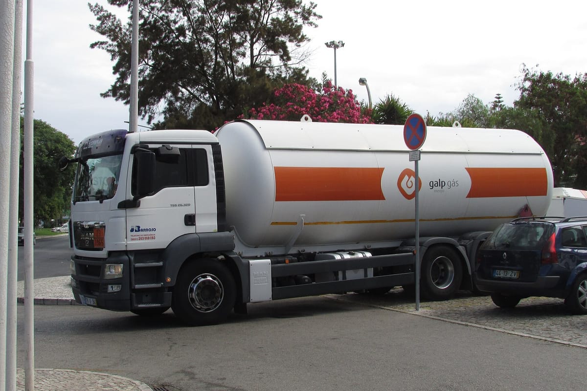 Portugal Ranks Dangerous-Goods Lorry Offences in Three Risk Tiers From 2 November, With New Duties for Shippers and Hauliers