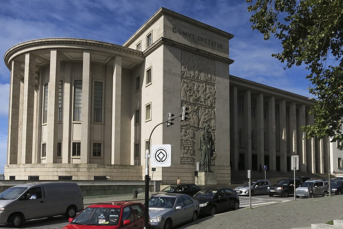 58 Percent of Portugal's Lawyers Earned Under 2,157 Euros a Month in the Bar Association's 2024 Survey, and Women Earned Less: How to Find One or Get Legal Aid
