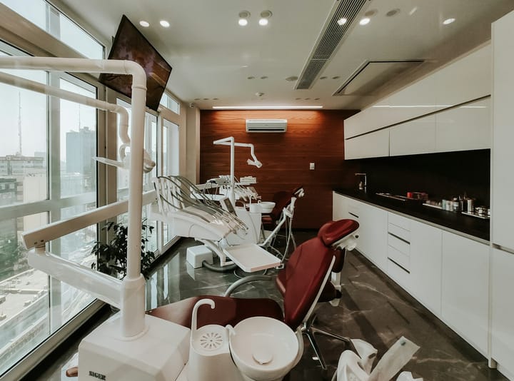 Dental Care in Portugal in 2026 — The PNPSO Cheque-Dentista Tiers, the Out-of-Pocket Reality of Private Clinics, the Ordem dos Médicos Dentistas Network, and How Foreign Residents Plug Into Portuguese Oral Healthcare