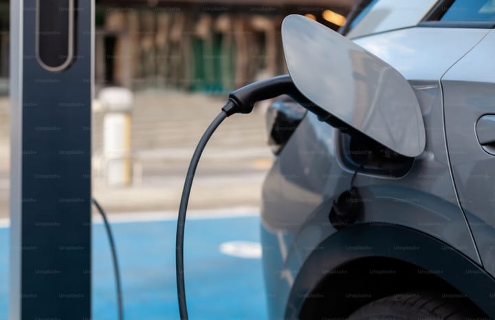 Fundo Ambiental Reopens €20 Million EV Purchase Incentive for May–June — €4,000 to €5,000 per Car, with Bikes, Mopeds and Vans Now Inside the Same Notice