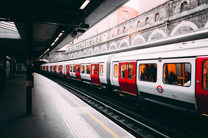 Metro de Lisboa Cuts the Linha Verde Between Cais do Sodré and Martim Moniz From Saturday 2 May to Tuesday 5 May for Linha Circular Tunnel Works — Carris Reroutes Bus 208, 760, 207 and Tram 15E and 25E to Plug the Gap