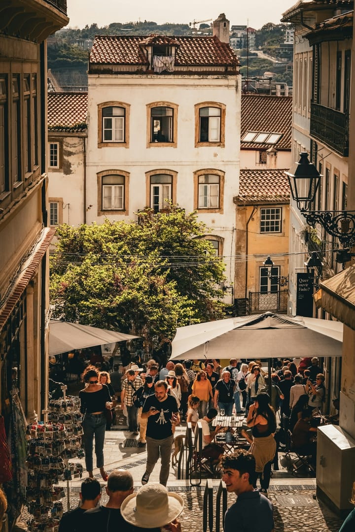 FFMS Walks the Ensino Superior Cost-Benefit Study Into Lisbon on Thursday 14 May — Each €1 Invested in Higher Education Returns €13.7 in Salary Gains, but Portuguese Families Carry 30% of the Bill, Double the EU Average