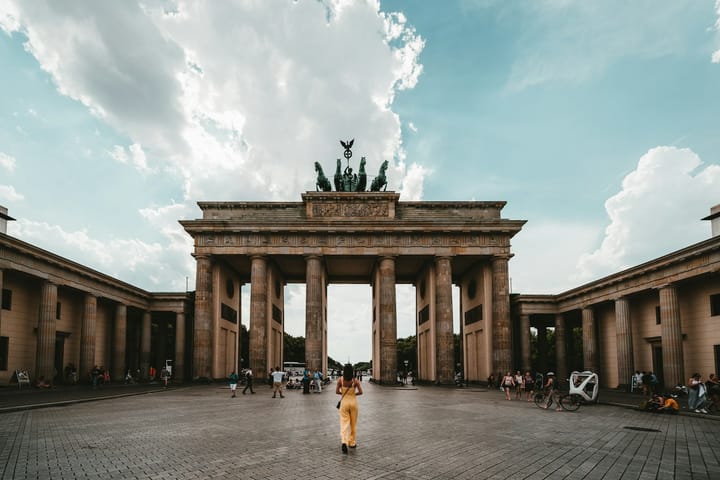 Montenegro Walks Into the Berlin Wirtschaftstag With a 12.9% Export-Growth Pitch and a Multiannual Financial Framework Ask — Castro Almeida and Inês Domingos in Tow as Merz Closes the Stage at 19:20
