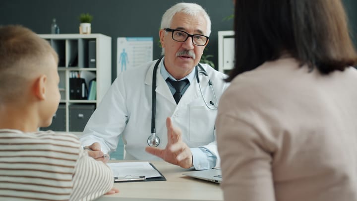 1.59 Million Portuguese Without a Family Doctor as Latest ULS Vacancy Round Loses 60 Percent of Slots — Why the Strategic Pact for Health Hits the Real Wall on Monday