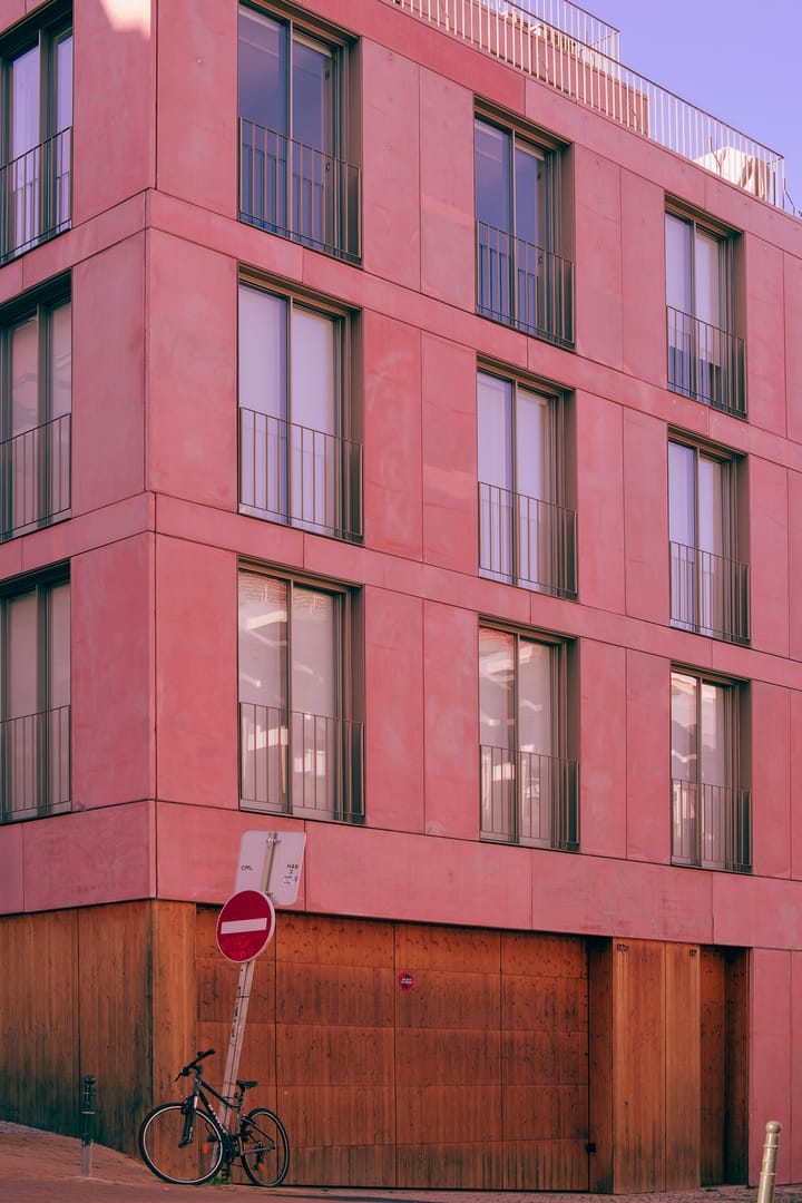 Seguro Promulgates the Pacote Fiscal Habitação on Monday Evening 12 May — IVA on Moderate-Price Construction Drops to 6%, IRS on Moderate Rents Falls From 25% to 10% Through 2029, Non-Resident IMT on Habitação Locks Fixed at 7.5% Without Isenções