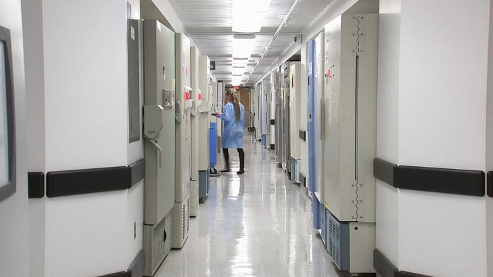 Council of Ministers Diploma Lifts SNS Doctor Emergency-Overtime Bonuses to 40-80% of Base Salary in 48-Hour Blocks Beyond the 250-Hour Annual Cap