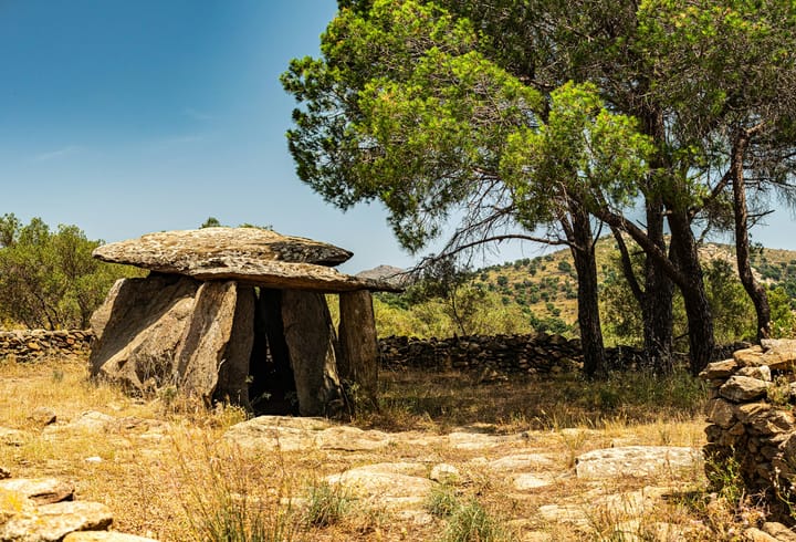 Walnut Plantation Erases Two 5,000-Year-Old Antas and a Roman Vila at Herdade das Atafonas in Torre de Coelheiros — Câmara Opens Inquérito Interno and Tutela Refers Case to the Ministério Público