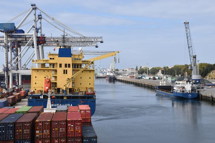 An Ammonia Leak at the Leixões Docks Empties a 1,000-Strong Fishing Festival