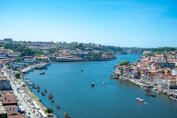 The Porto Brief — Week of 9 August 2026: A New Season Kicks Off at the Dragão, the Metro Wilts Above 35°C, and the North Bakes Under Fire Alert