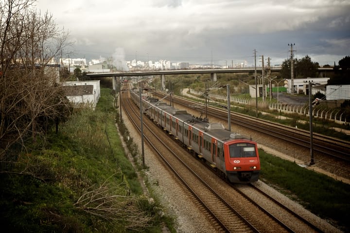 The 20-Euro Green Rail Pass Is Now Law for Lisbon and Porto Commuter Trains and Fertagus From Saturday, but CP Still Has to Switch It On